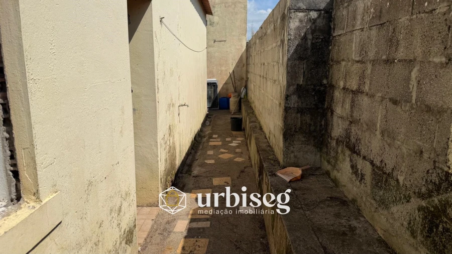 Moradia T2 para Venda em Maiorca Foto 34