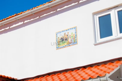 Quarto para Arrendamento em Aradas