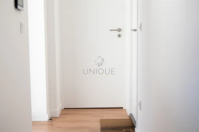 Quarto para Arrendamento em Aradas