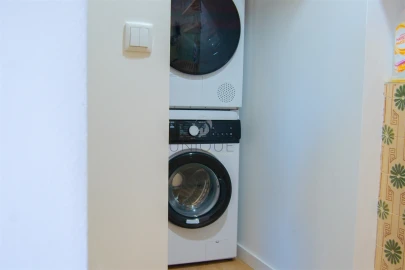 Quarto para Arrendamento em Aradas