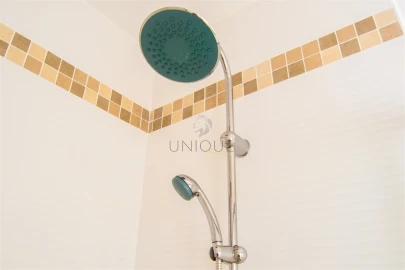 Quarto para Arrendamento em Aradas