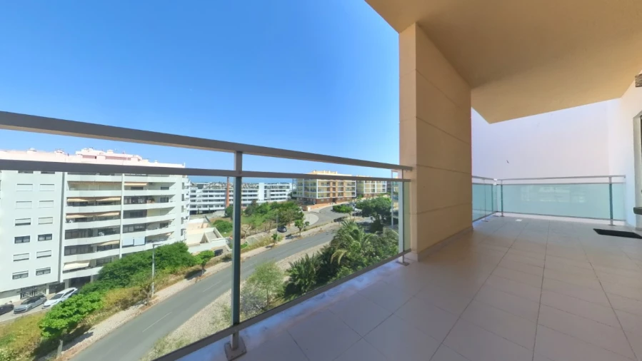 Apartamento T3 para Venda em Portimão Foto 102