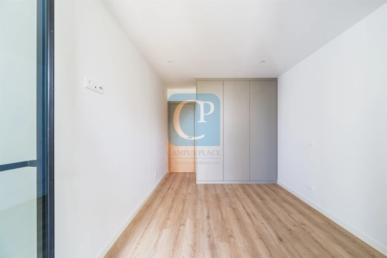 Apartamento T1 para Arrendamento em Paranhos Foto 11