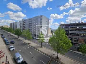 Apartamento T4 para Venda em Sé, Santa Maria e Meixedo