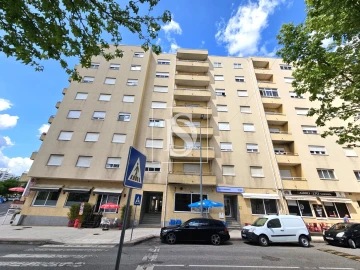 Apartamento T4 para Venda em Sé, Santa Maria e Meixedo