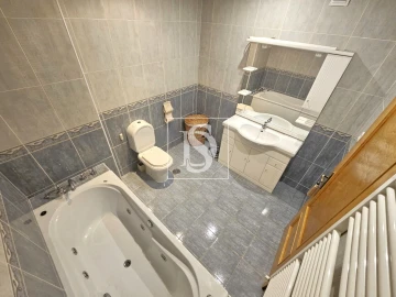 Apartamento T4 para Venda em Sé, Santa Maria e Meixedo