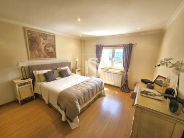 Apartamento T4 para Venda em Sé, Santa Maria e Meixedo