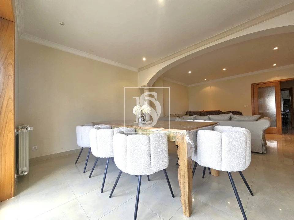 Apartamento T4 para Venda em Sé, Santa Maria e Meixedo Foto 11