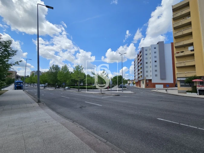 Apartamento T4 para Venda em Sé, Santa Maria e Meixedo Foto 25
