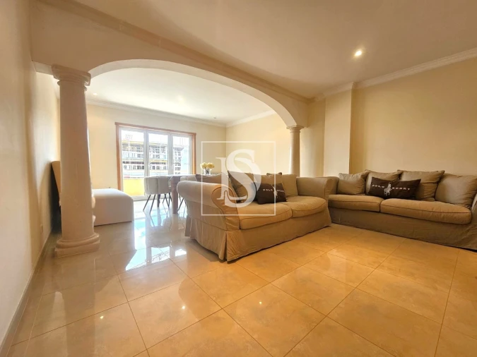 Apartamento T4 para Venda em Sé, Santa Maria e Meixedo Foto 5