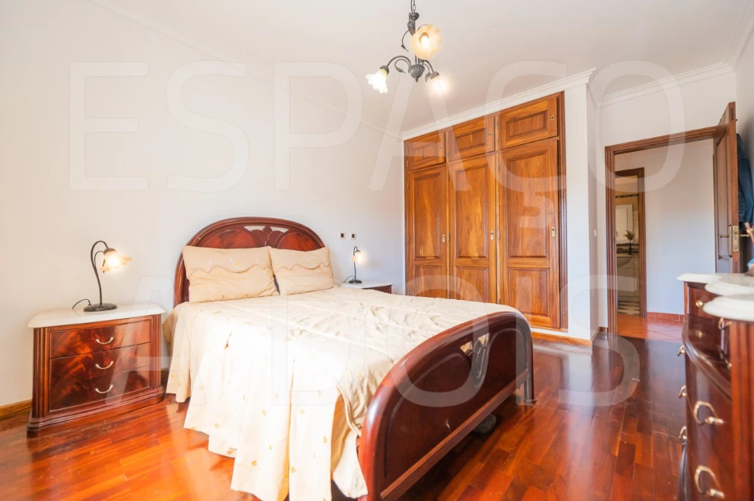 Moradia T7 para Venda em Algueirão-Mem Martins Foto 77