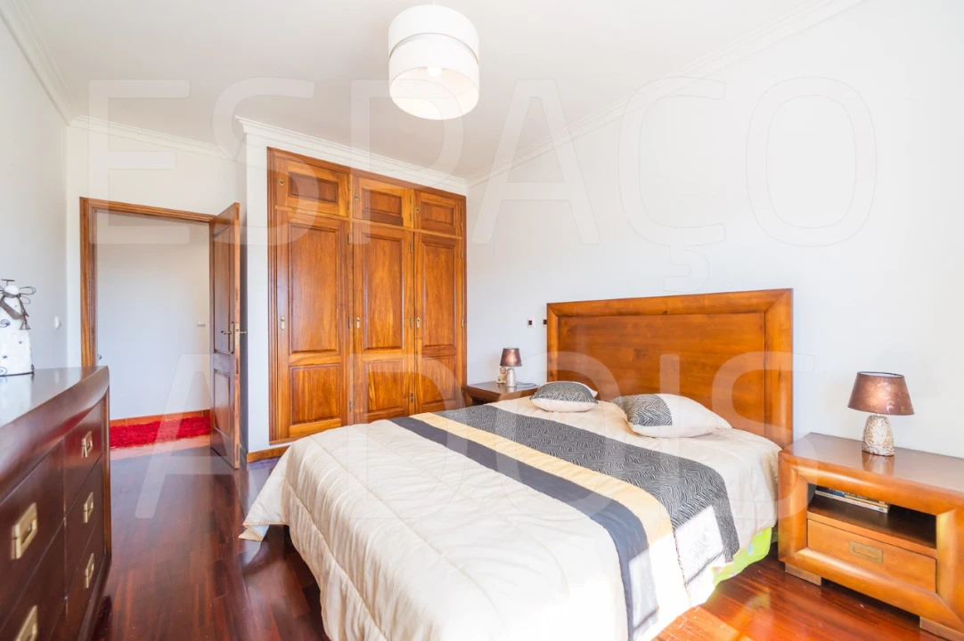 Moradia T7 para Venda em Algueirão-Mem Martins Foto 122