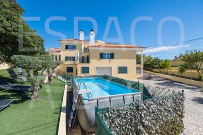 Moradia T7 para Venda em Algueirão-Mem Martins