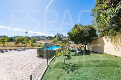 Moradia T7 para Venda em Algueirão-Mem Martins