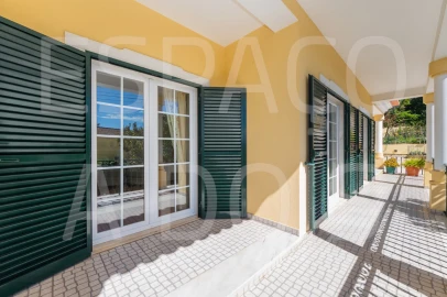 Moradia T7 para Venda em Algueirão-Mem Martins