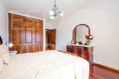 Moradia T7 para Venda em Algueirão-Mem Martins