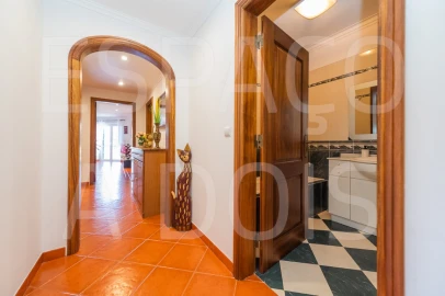 Moradia T7 para Venda em Algueirão-Mem Martins