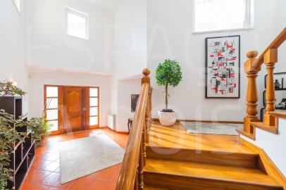 Moradia T7 para Venda em Algueirão-Mem Martins