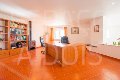 Moradia T7 para Venda em Algueirão-Mem Martins