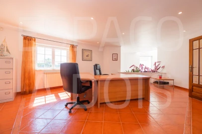 Moradia T7 para Venda em Algueirão-Mem Martins