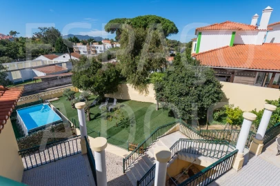 Moradia T7 para Venda em Algueirão-Mem Martins