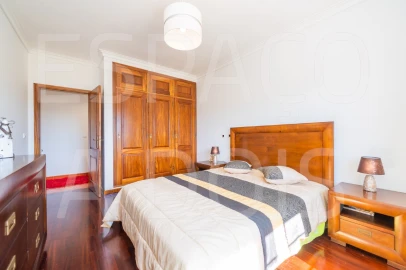 Moradia T7 para Venda em Algueirão-Mem Martins