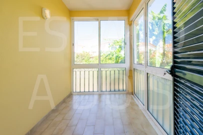 Moradia T7 para Venda em Algueirão-Mem Martins