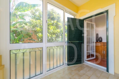 Moradia T7 para Venda em Algueirão-Mem Martins