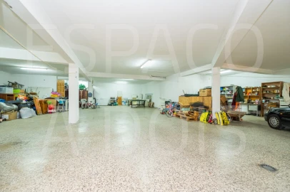 Moradia T7 para Venda em Algueirão-Mem Martins