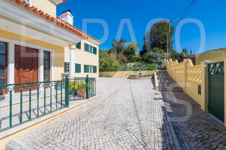 Moradia T7 para Venda em Algueirão-Mem Martins Foto 10