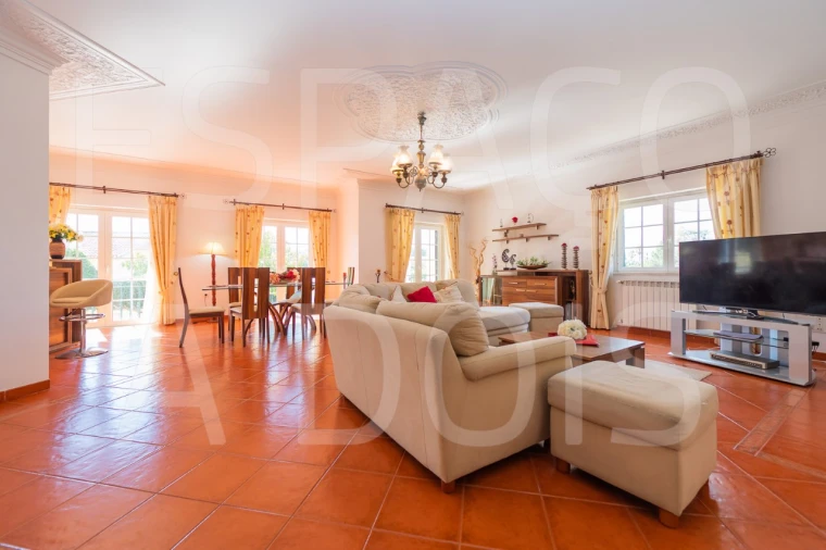 Moradia T7 para Venda em Algueirão-Mem Martins Foto 16