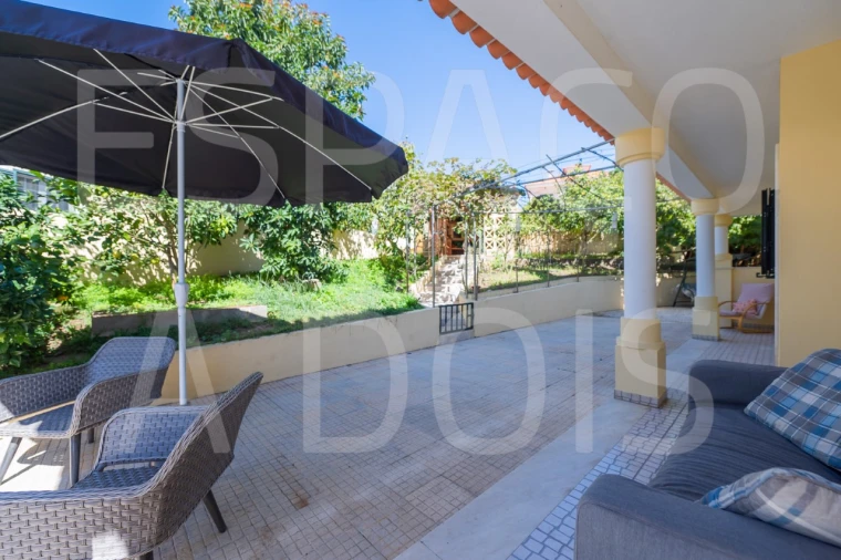 Moradia T7 para Venda em Algueirão-Mem Martins Foto 40