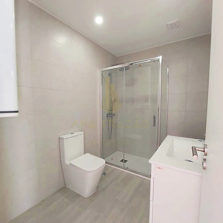 Moradia T2 para Venda em Amora Foto 5