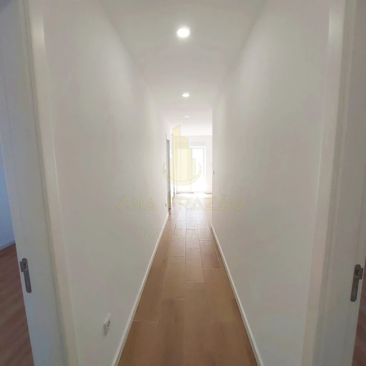 Moradia T2 para Venda em Amora Foto 2