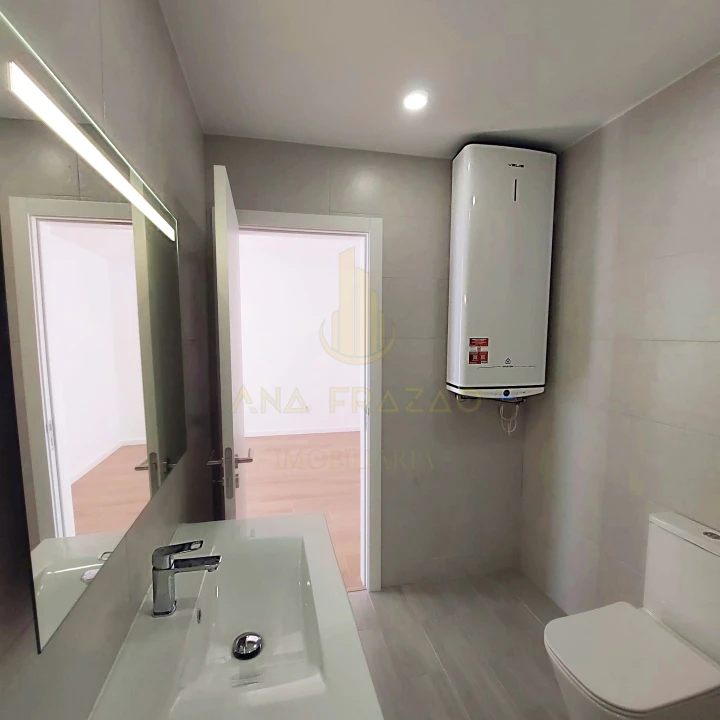 Moradia T2 para Venda em Amora Foto 6