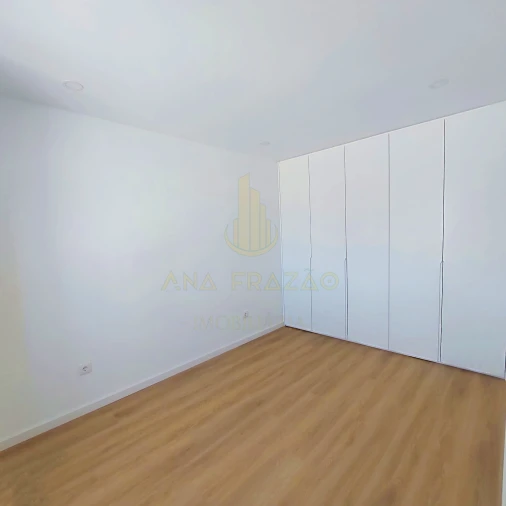 Moradia T2 para Venda em Amora Foto 4