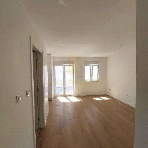 Moradia T2 para Venda em Amora Foto 7