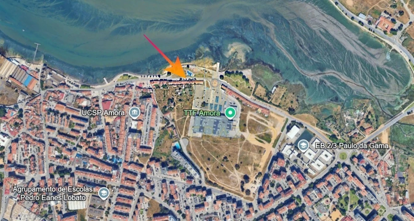 Moradia T2 para Venda em Amora Foto 12