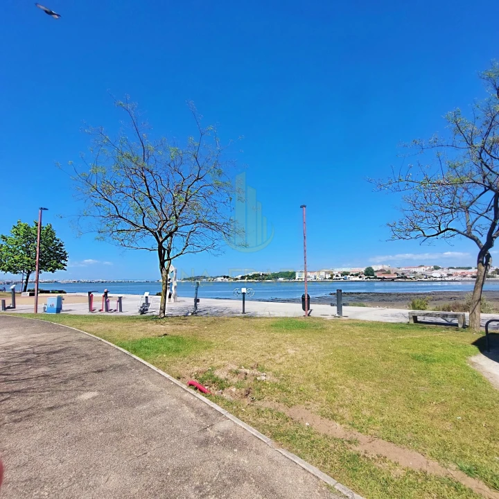 Moradia T2 para Venda em Amora Foto 11