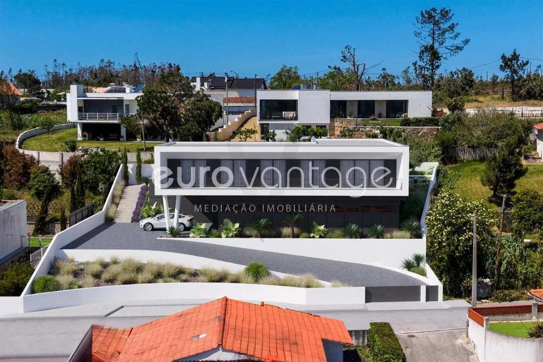 Moradia T4 para Venda em Amor Foto 6