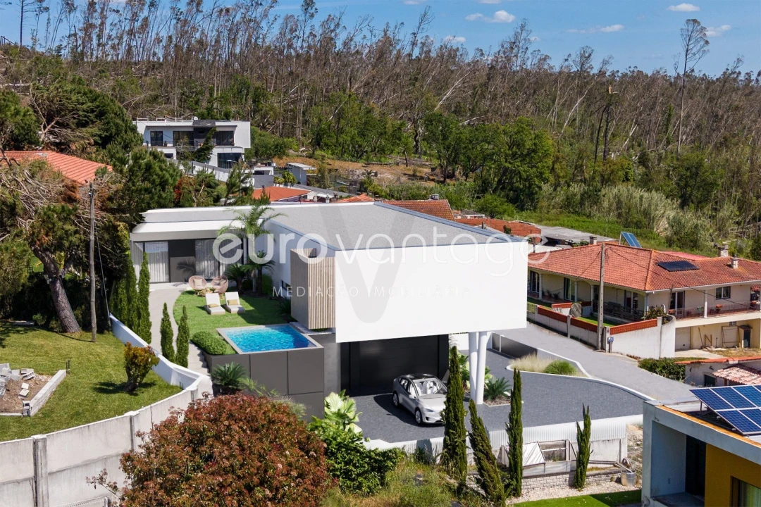 Moradia T4 para Venda em Amor Foto 4