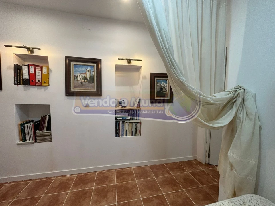 Moradia T1 para Venda em Cabeção Foto 7