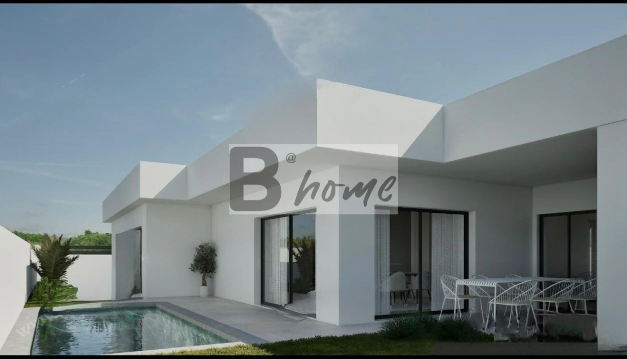 Moradia T4 para Venda em Fernao Ferro Foto 1