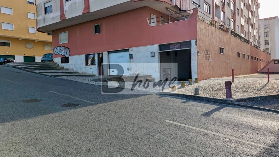 Garagem para Venda em Agualva e Mira-Sintra