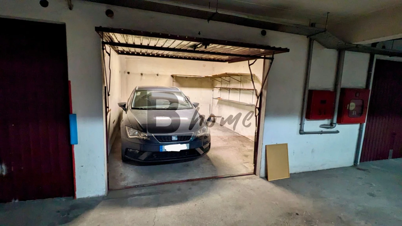 Garagem para Venda em Agualva e Mira-Sintra Foto 2
