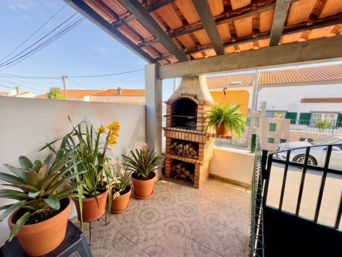 Moradia T2 para Venda em Sado Foto 4