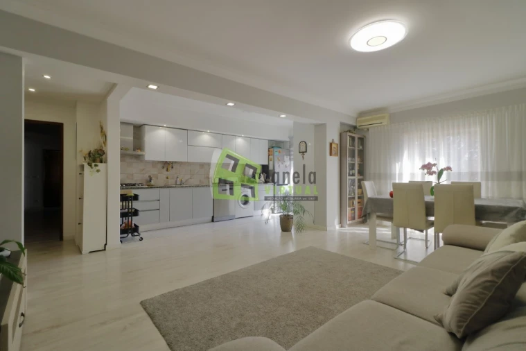 Apartamento T3 para Venda em Quinta do Conde Foto 3