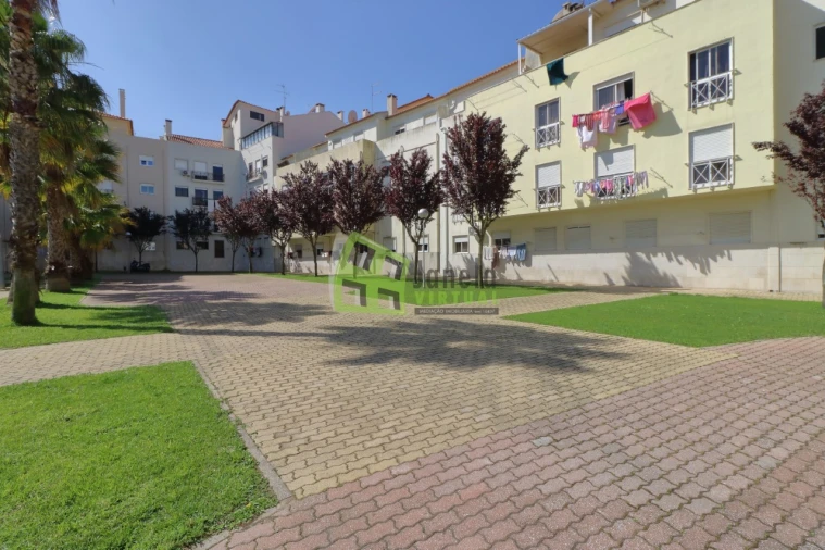 Apartamento T3 para Venda em Quinta do Conde Foto 20