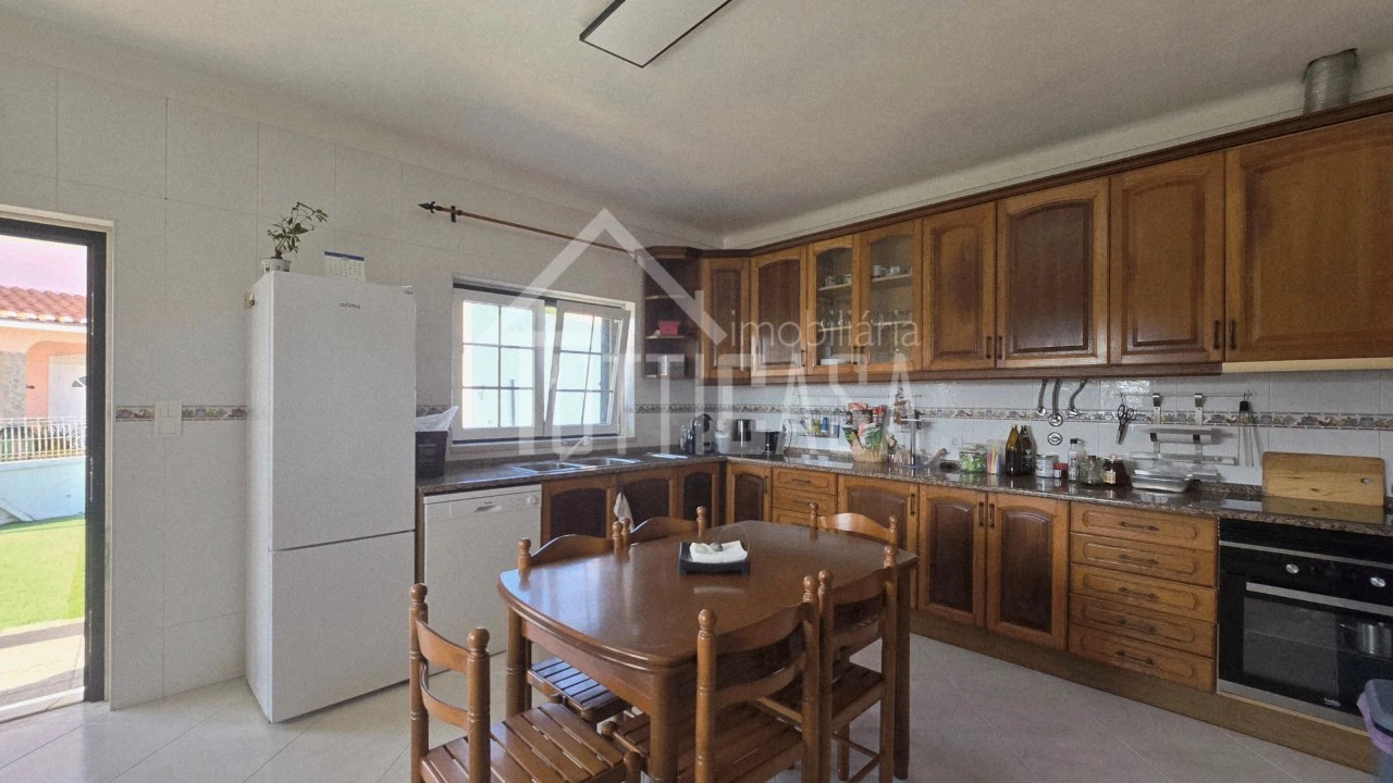 Moradia T3 para Venda em Venda do Pinheiro e Santo Estêvão das Galés Foto 7