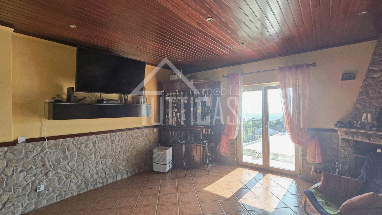 Moradia T3 para Venda em Venda do Pinheiro e Santo Estêvão das Galés Foto 10